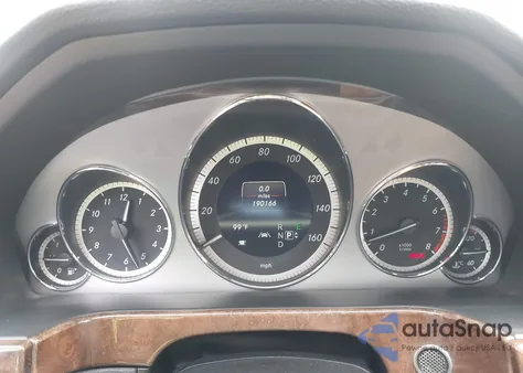 2013 Mercedes-Benz E 350 z USA, uszkodzony, nr VIN WDDHF5KB6DA682949